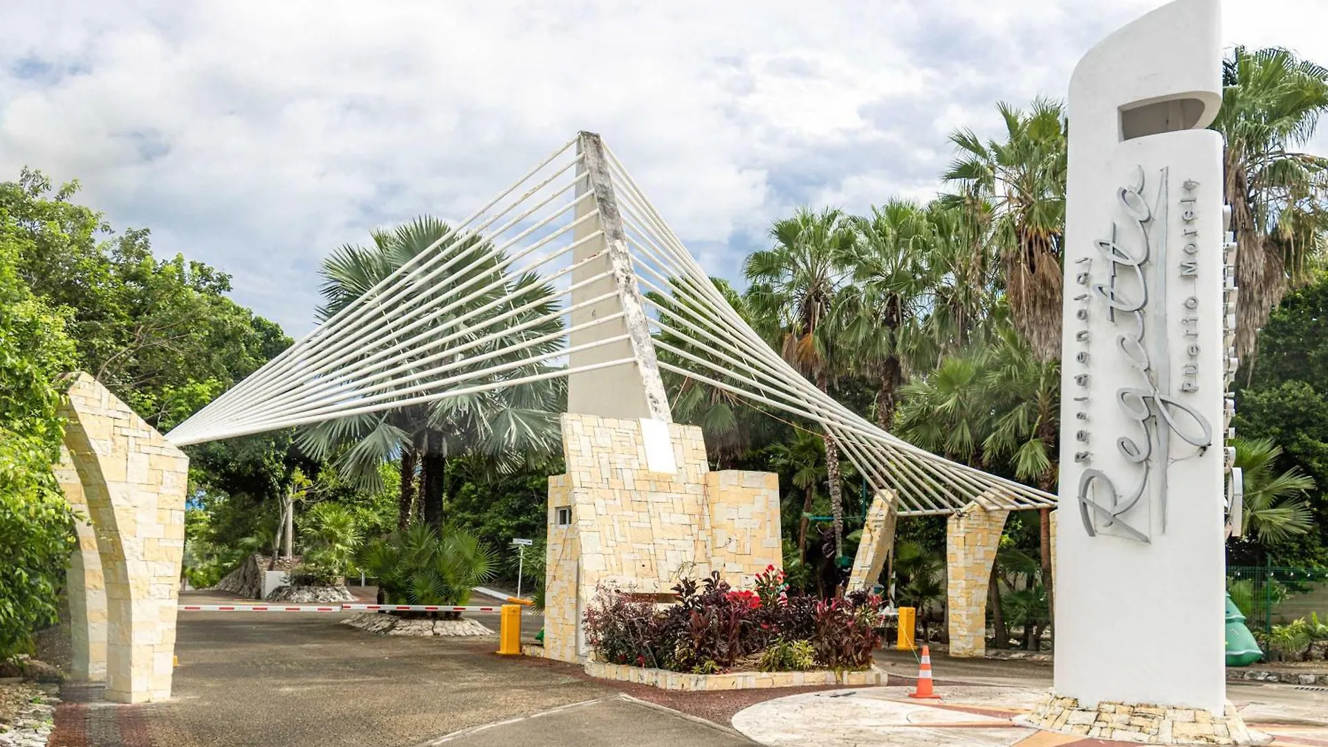 Bright Apt With Pool & Jungle Puerto Morelos Apartment