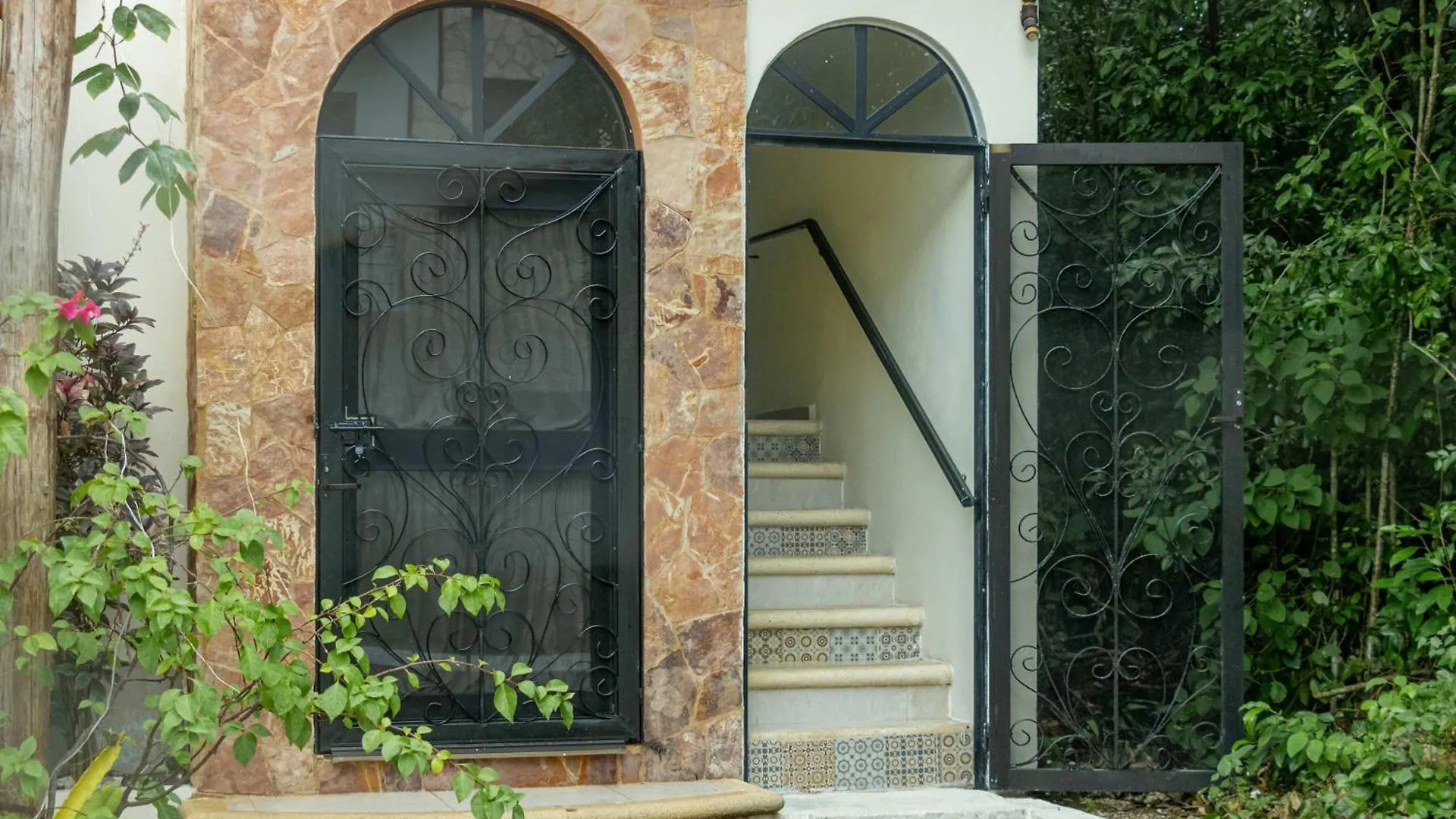 Bright Apt With Pool & Jungle Puerto Morelos Apartment